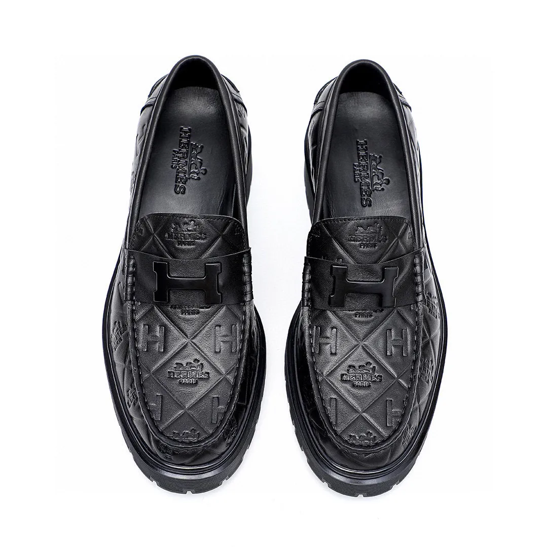 Men's shoes 💰680 💐[HERMES] popular men's shoes counter original items! The world's top brands...Luxury quality...//Fashion and high-end footwear 👍💪🏻...give you a low-key luxury comfort experience👍. The upper is made of pure Italian imported original cowhide embossing. Sweat-absorbent cowhide leather lining. Comfortable and breathable. The original rubber-plastic flower foam light outsole is high-end and classy. Luxurious and noble!! .. OEM factory shipment [Hug] stall.. Original plate. Welcome to taste..39-45 (38.45.46🉑️Customized)